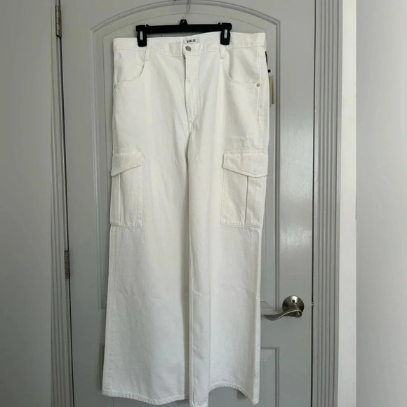 AGOLDE Minka High-Rise Wide-Leg Cargo Jeans
Milkshake Size 33 NWT - Picture 7 of 15